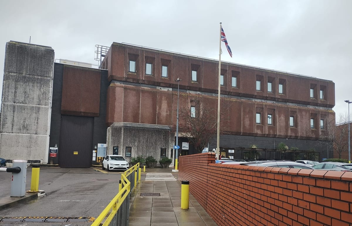 Courts crisis leaves prison near bursting point